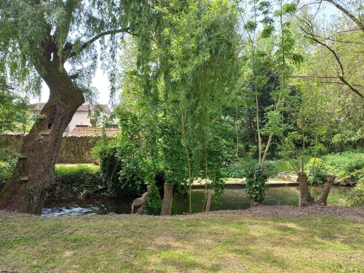 Villa Le Moulin d'Errol à Saint-Jean-dʼAngély Extérieur photo