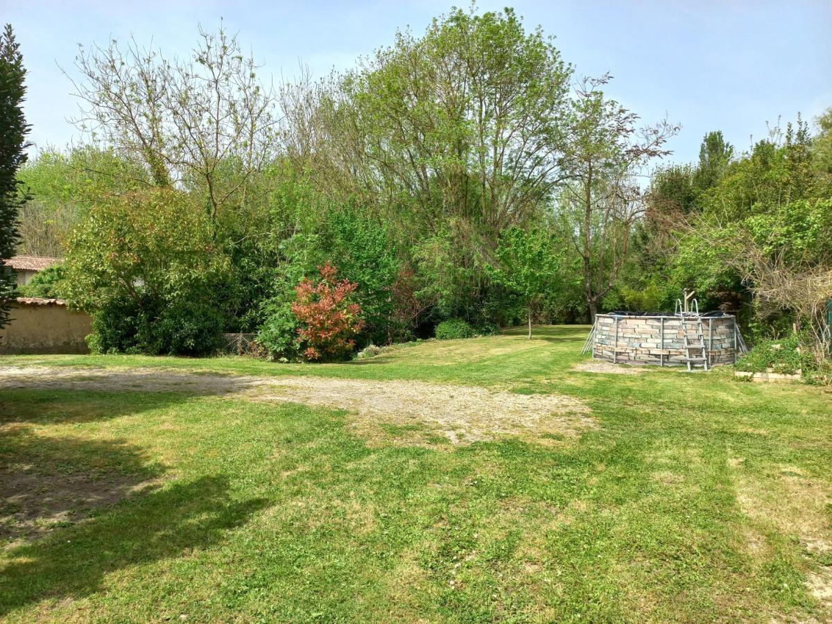 Villa Le Moulin d'Errol à Saint-Jean-dʼAngély Extérieur photo