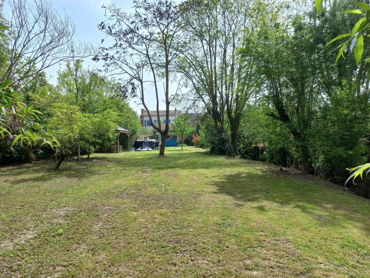 Villa Le Moulin d'Errol à Saint-Jean-dʼAngély Extérieur photo